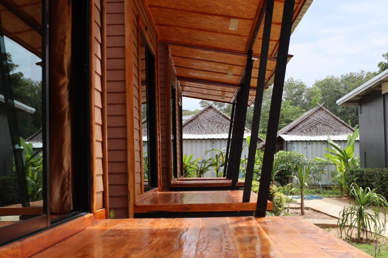Baan Check In Hotel Ko Lanta Екстериор снимка